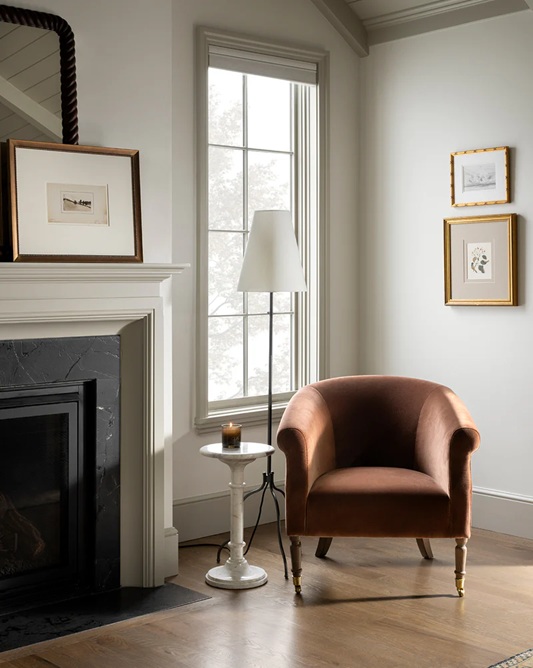 Eldon Lounge Chair – Warm Velvet | Brass Details