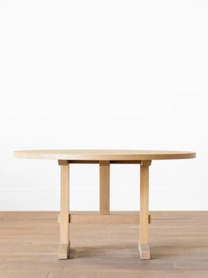 Grayson Round Dining Table – Oak Finish | Smooth Edge