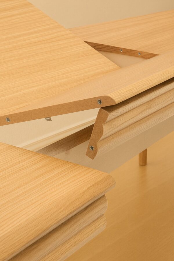 Levante Extendable Solid Wood Dining Table – 160(200) × 90 cm