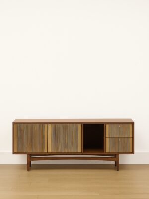 Nuvano Sideboard – Walnut