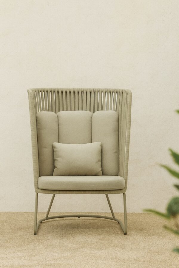 Santori Outdoor High-Back Lounge Chair